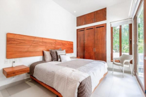 Private Terrace with Plunge Pool l Sat TV l Beach Access